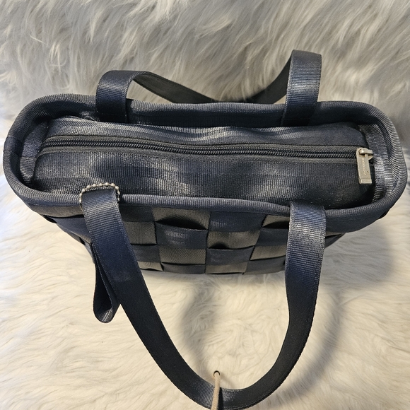 Harvey's The Original Seatbelt Bag Large Size Handbag - Picture 6 of 14